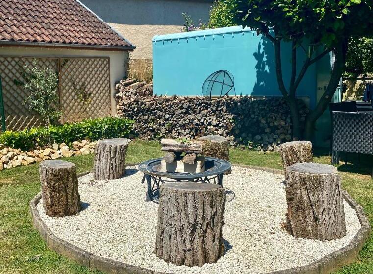 فندق فئة نجمة واحدة Auberge Du Relais D Auniac Hotel Bar Restaurant Piscine