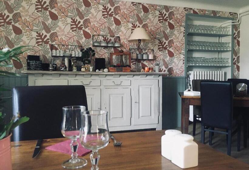 여관 Auberge Du Relais D Auniac Hotel Bar Restaurant Piscine