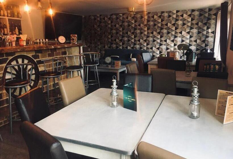 여관 Auberge Du Relais D Auniac Hotel Bar Restaurant Piscine