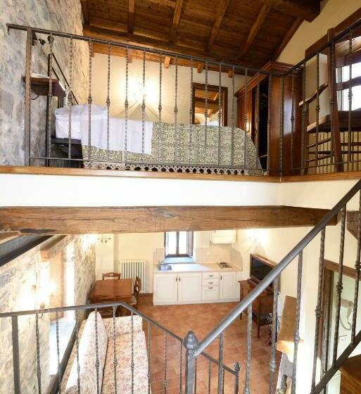 فندق فئة نجمة واحدة Borgotufi Albergo Diffuso