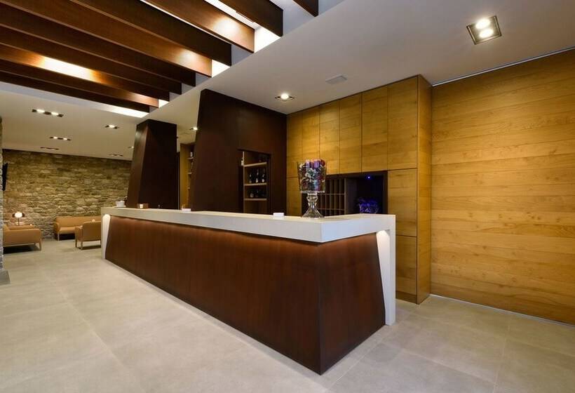 فندق فئة نجمة واحدة Borgotufi Albergo Diffuso