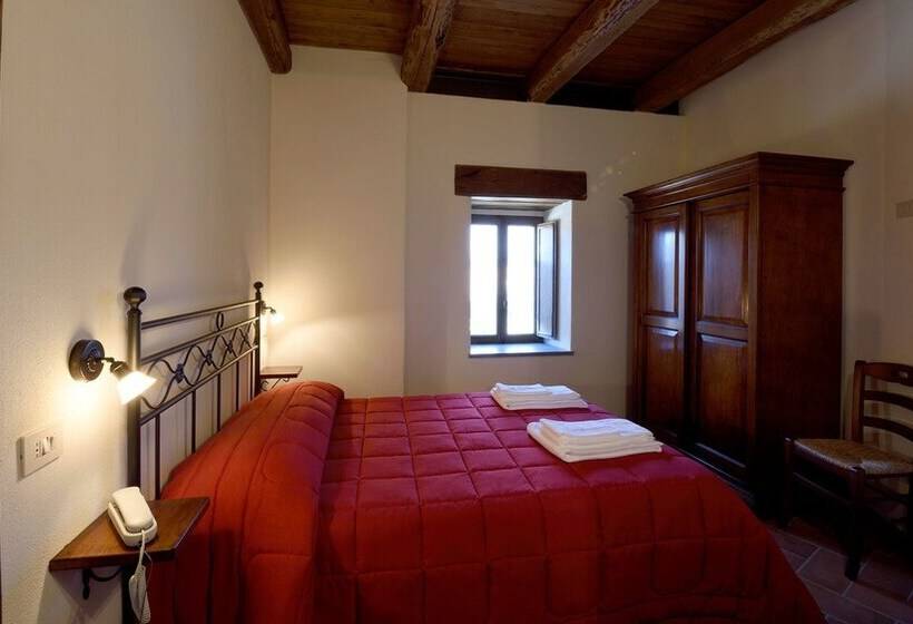فندق فئة نجمة واحدة Borgotufi Albergo Diffuso