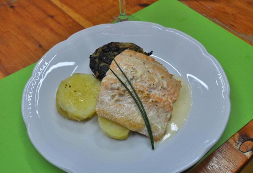 פונדק Hosteria Ruca Kitai