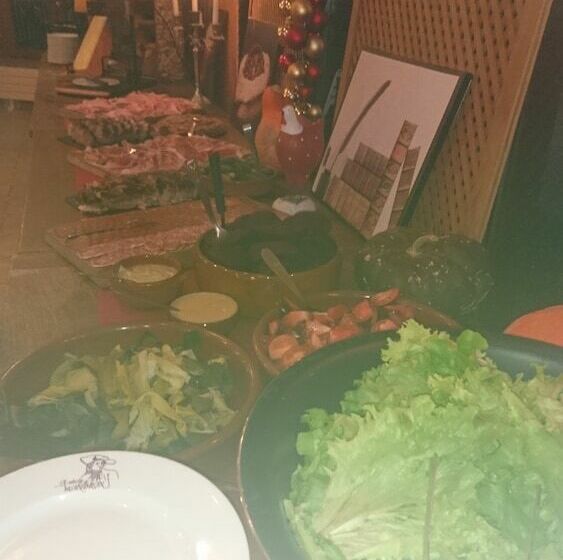 Хостел L Auberge De Mandrin