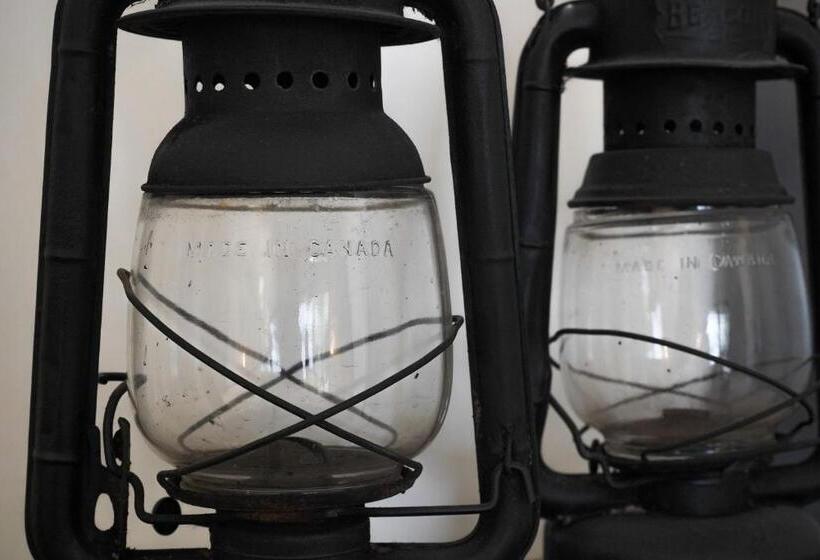 فندق فئة نجمة واحدة The Lakeside Motel