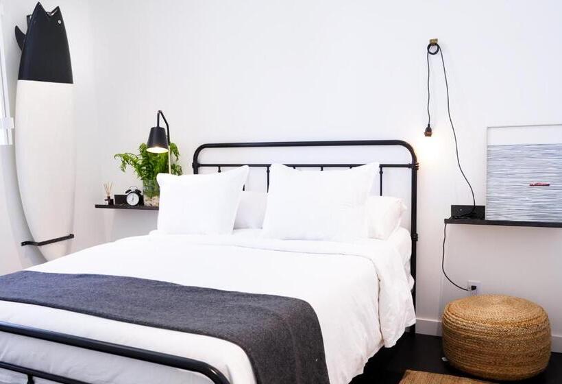 فندق فئة نجمة واحدة The Lakeside Motel