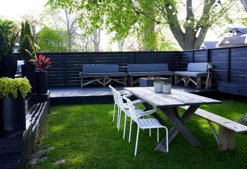 فندق فئة نجمة واحدة The Lakeside Motel