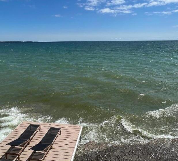 فندق فئة نجمة واحدة The Lakeside Motel