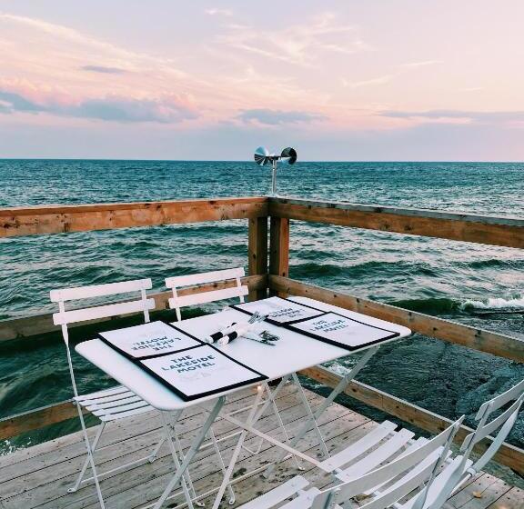 فندق فئة نجمة واحدة The Lakeside Motel