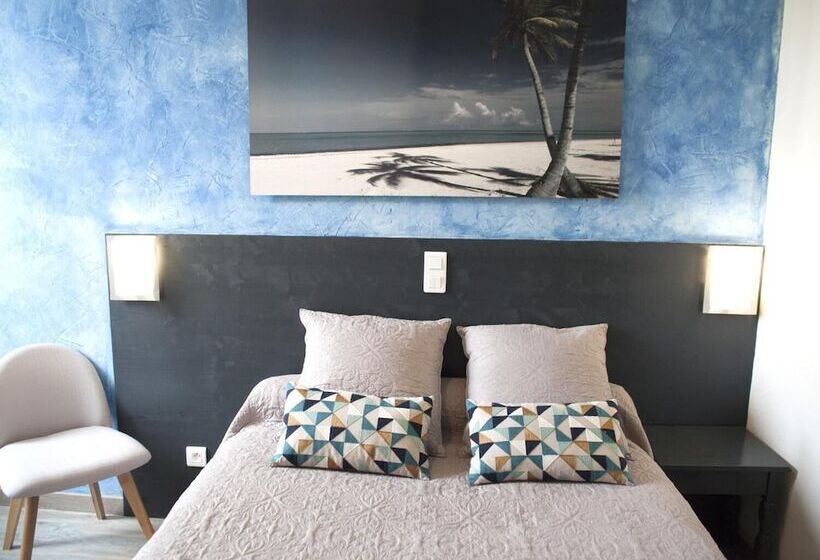 فندق Aux Lys D'or