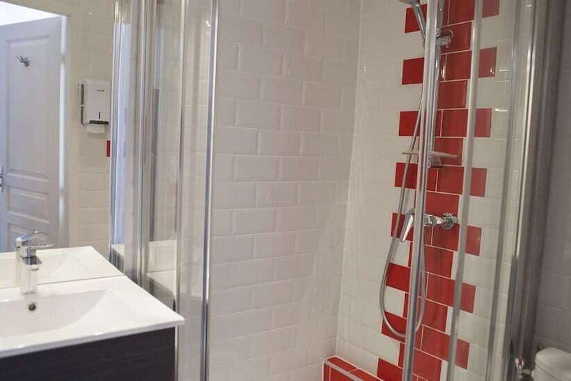 فندق Aux Lys D'or