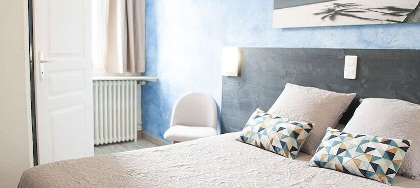 فندق Aux Lys D'or