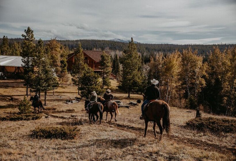 ホテル Big Creek Lodge Working Guest Ranch