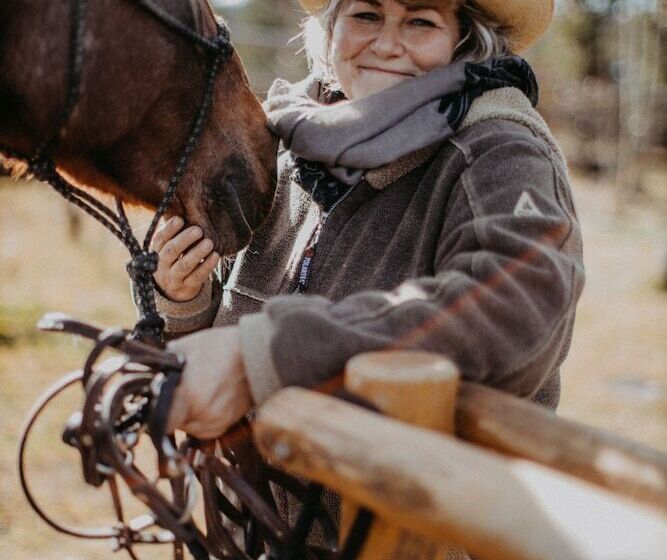 ホテル Big Creek Lodge Working Guest Ranch