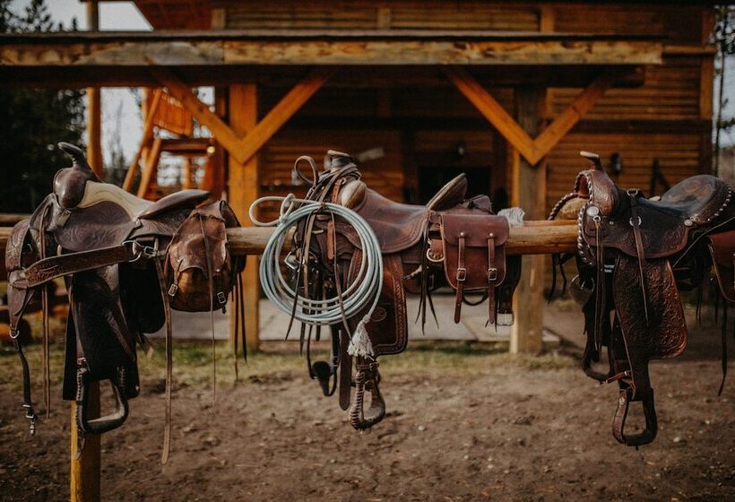 ホテル Big Creek Lodge Working Guest Ranch