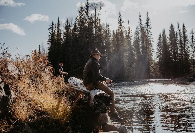 ホテル Big Creek Lodge Working Guest Ranch