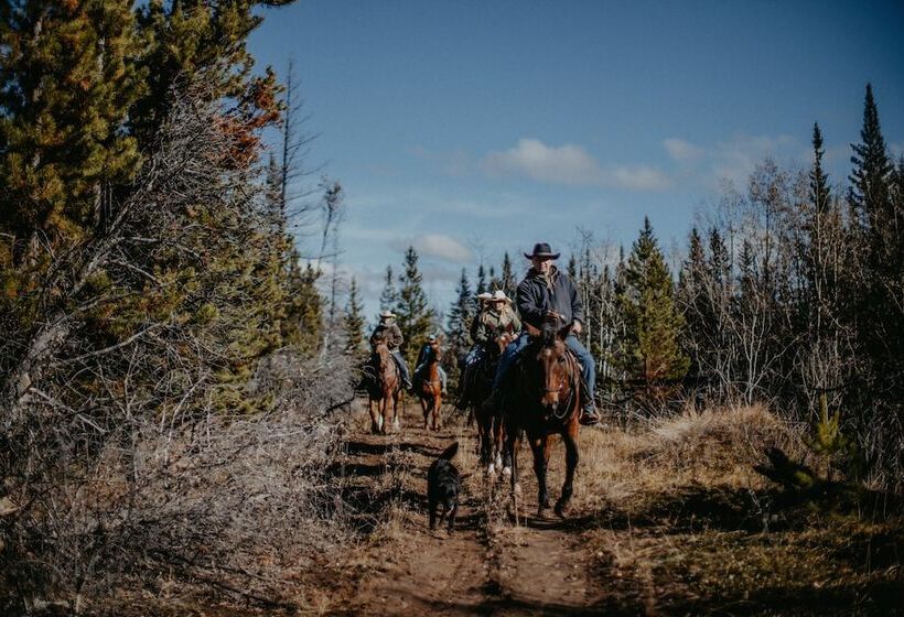 ホテル Big Creek Lodge Working Guest Ranch