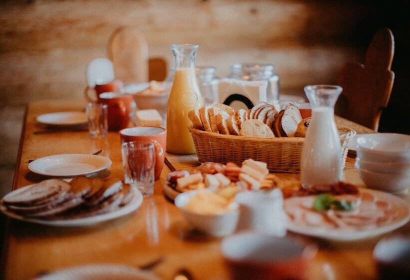 ホテル Big Creek Lodge Working Guest Ranch