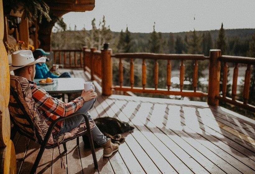 ホテル Big Creek Lodge Working Guest Ranch