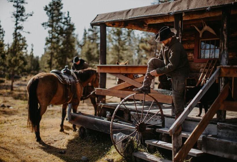 ホテル Big Creek Lodge Working Guest Ranch