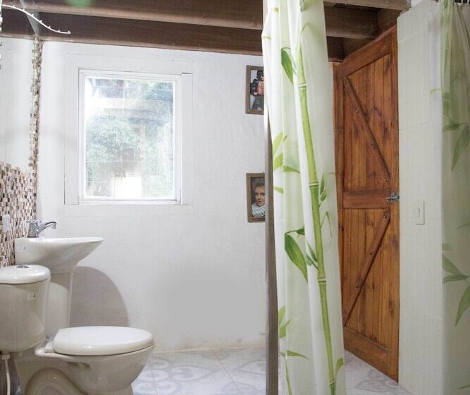 בית מלון כפרי Casa Pernia