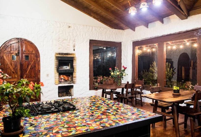 בית מלון כפרי Casa Pernia