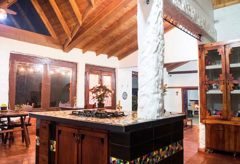 בית מלון כפרי Casa Pernia