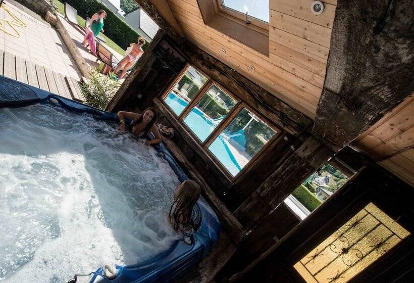 בית מלון כפרי Espace Pyrénées Loisirs Campsite