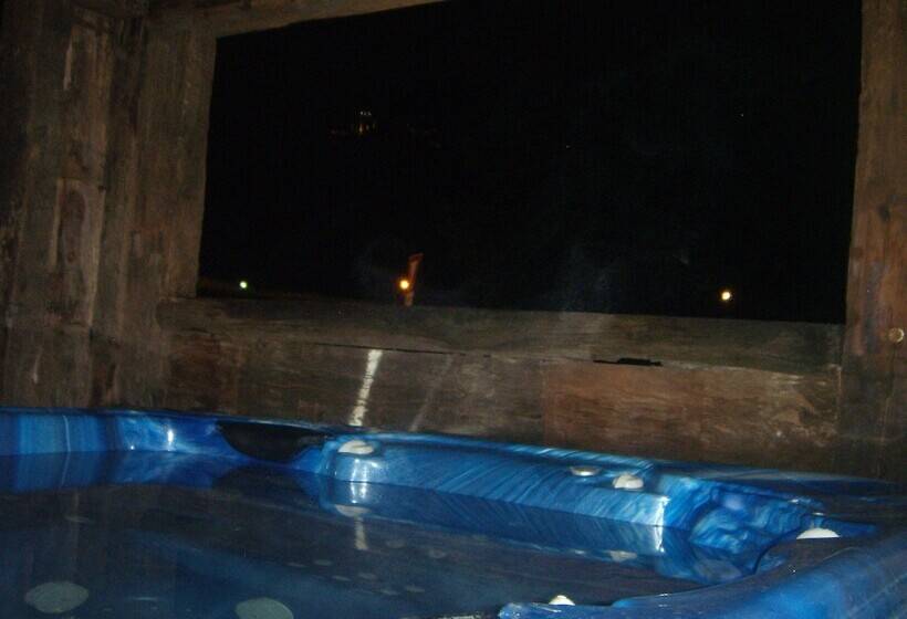 בית מלון כפרי Espace Pyrénées Loisirs Campsite