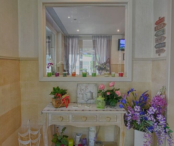 فندق Europa   Sorico