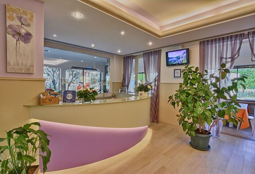 فندق Europa   Sorico