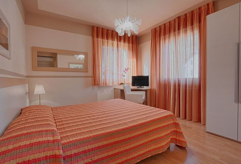 فندق Europa   Sorico