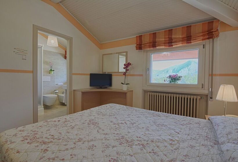 فندق Europa   Sorico