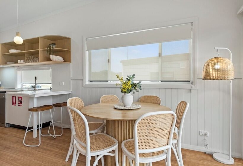 בית מלון כפרי Ingenia Holidays Merry Beach