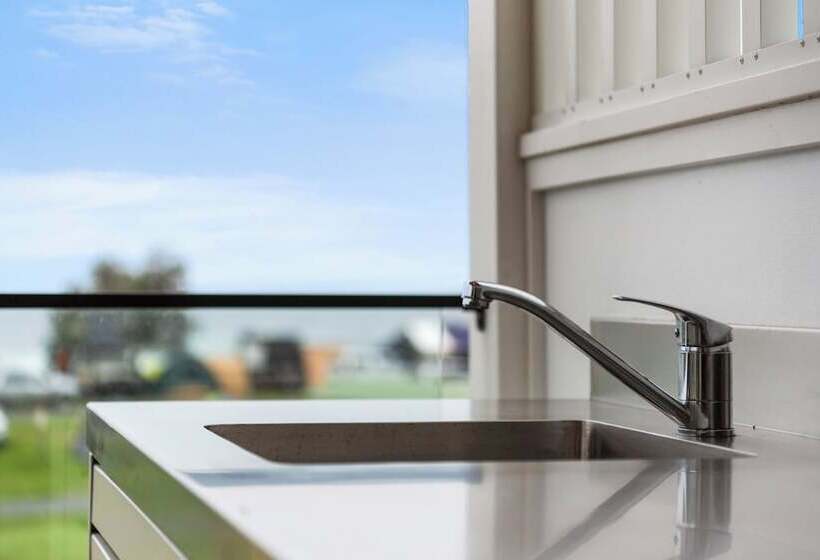 בית מלון כפרי Ingenia Holidays Merry Beach