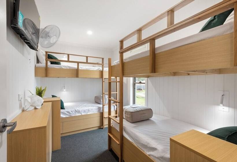 בית מלון כפרי Ingenia Holidays Merry Beach