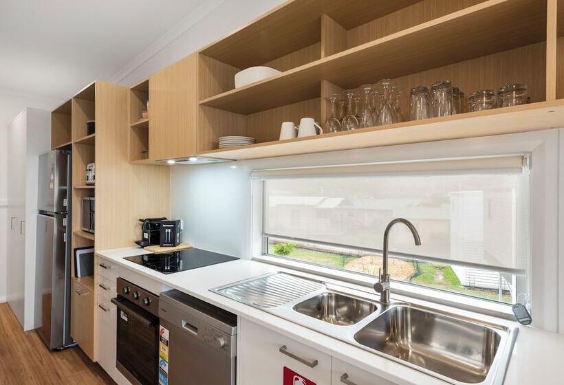 בית מלון כפרי Ingenia Holidays Merry Beach