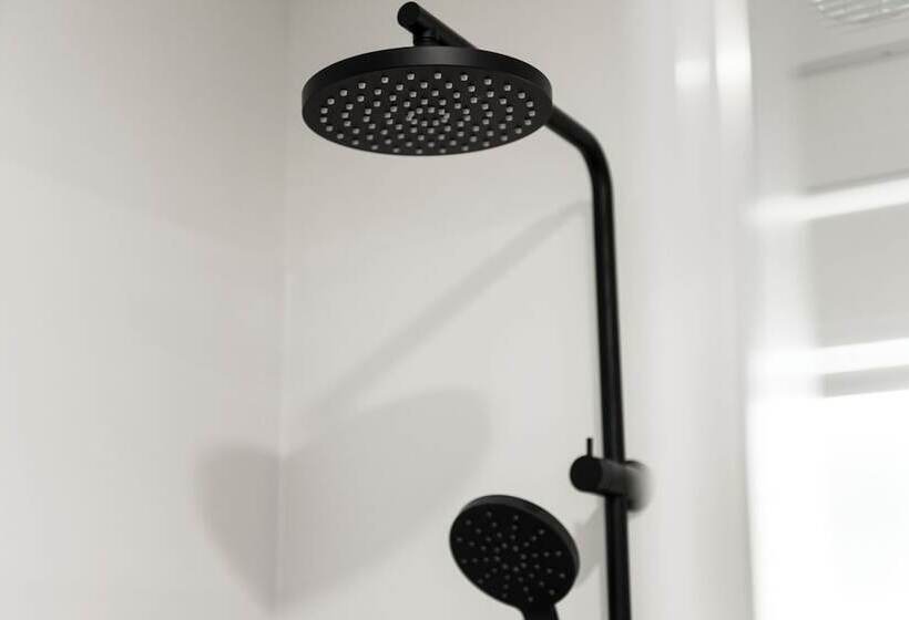 בית מלון כפרי Ingenia Holidays Merry Beach