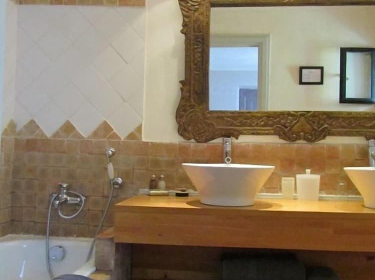 בית מלון כפרי La Santoline