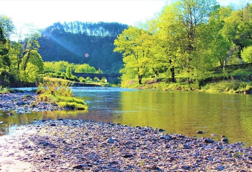 בית מלון כפרי Le Moulin Du Luech   Bulles Insolites