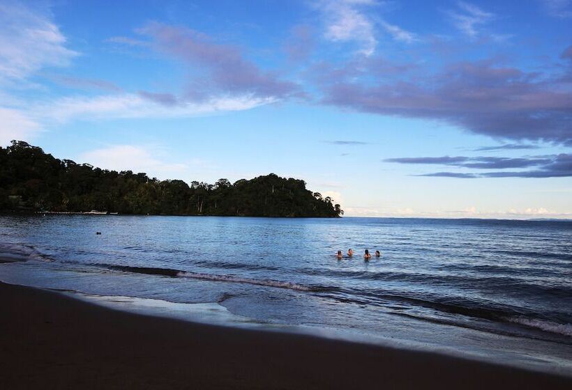 هتل Nautilos Trigana