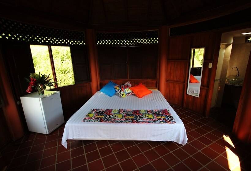 هتل Nautilos Trigana