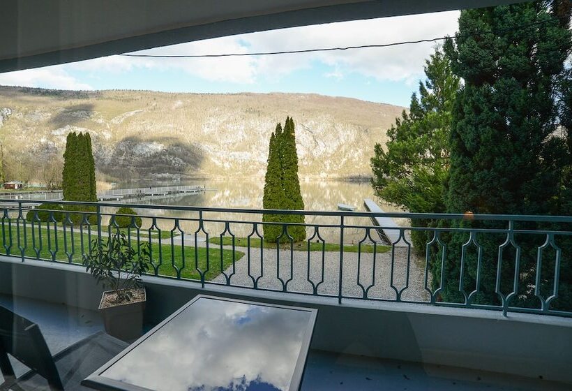 Отель Novalaise Plage