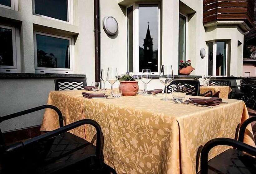 בית מלון כפרי Ristorante Sporting Club