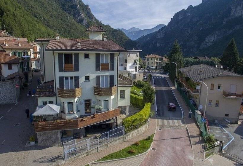 בית מלון כפרי Ristorante Sporting Club