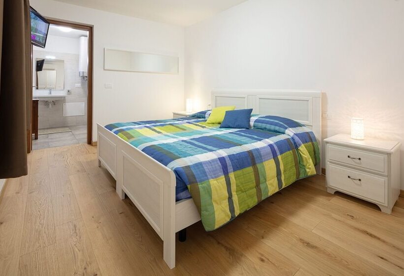 בית מלון כפרי Agriturismo I Comelli