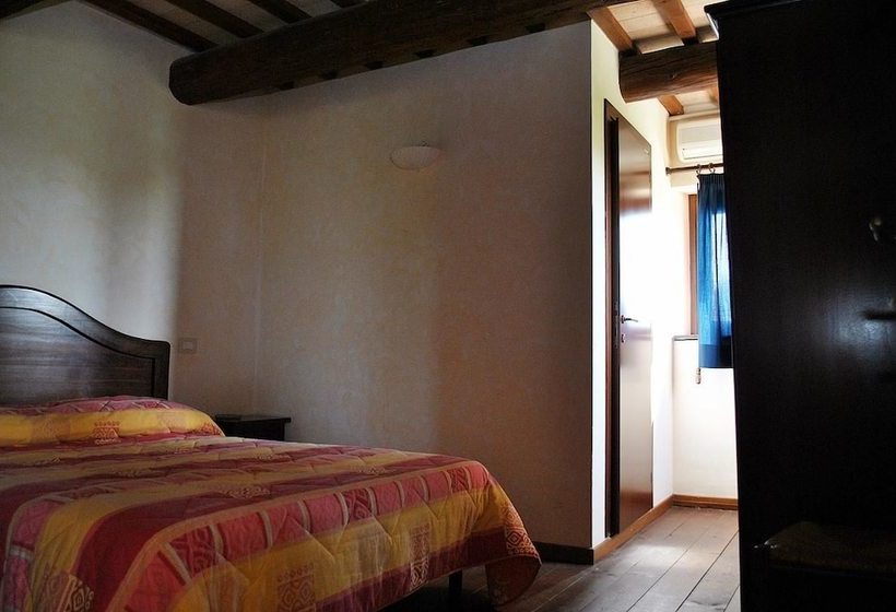 فندق ريفى Agriturismo Oasi Belvedere