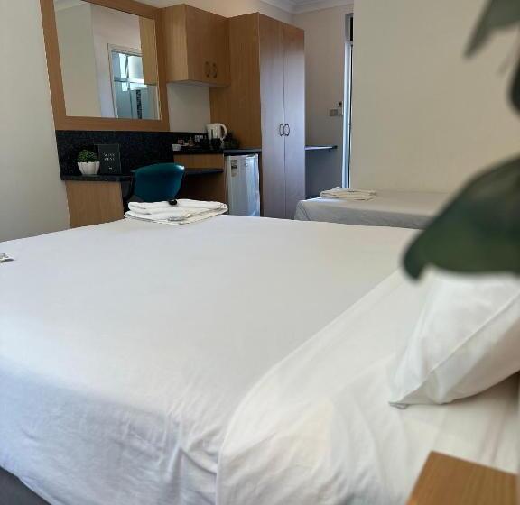 مُتل Bull And Bush