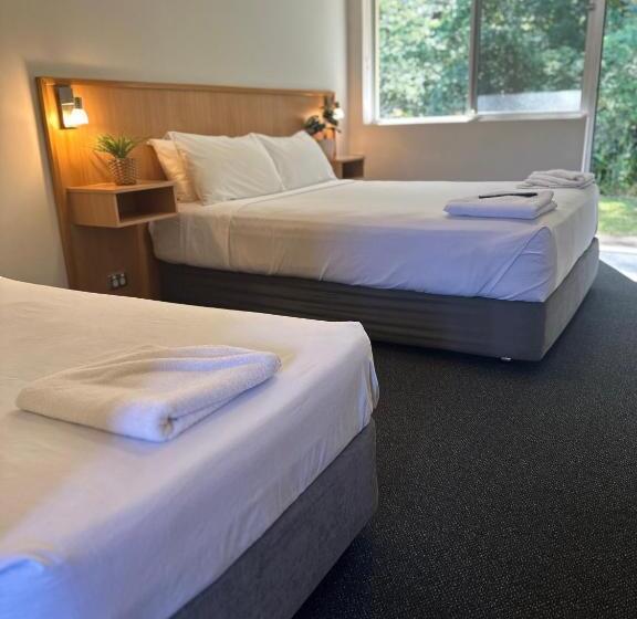 مُتل Bull And Bush