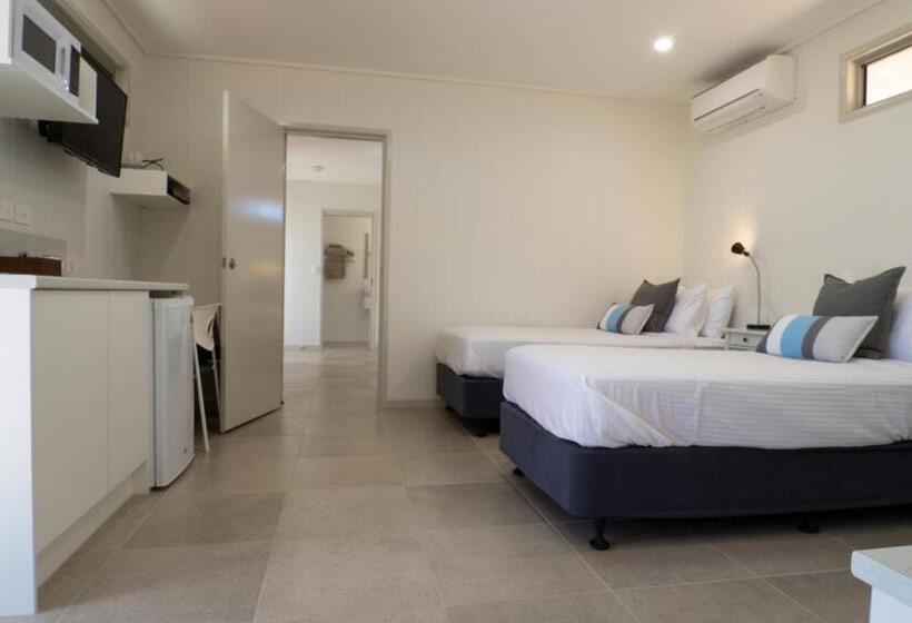 מוטל Cooper's Country Lodge